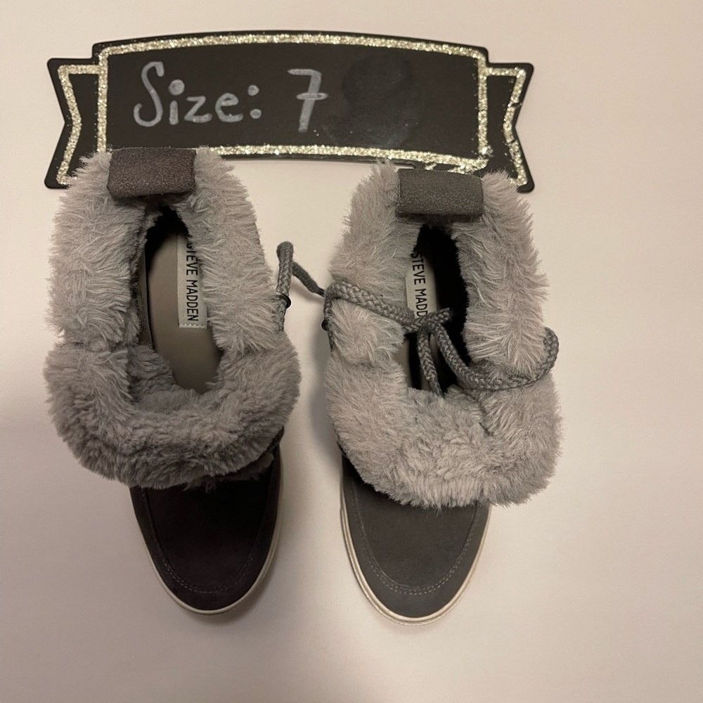 Steve Madden Size 7 Snickers Wedge - image 2